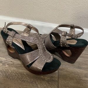 Metallic wedge sandals